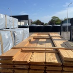 Ca. 102x Douglas Wisselsponning/Halfhoutsrabat, 18x190mm, lengte 300cm